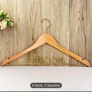 Set of two hangers (Bride and Groom)